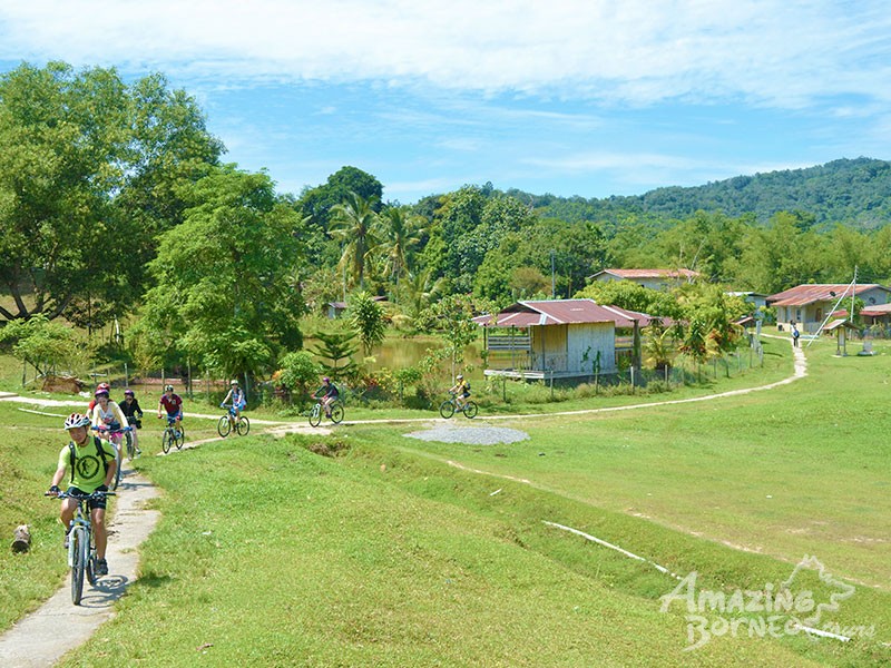 Cycling - Kiulu Countryside Ride (Intermediate) - Amazing Borneo Tours